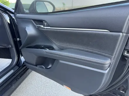 Toyota Camry 2018 года за 13 800 000 тг. в Костанай – фото 45