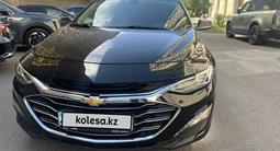 Chevrolet Malibu 2022 годаүшін10 300 000 тг. в Астана – фото 2