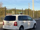 Volkswagen Touran 2006 года за 3 000 000 тг. в Кызылорда – фото 3