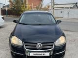 Volkswagen Jetta 2010 года за 3 300 000 тг. в Кызылорда – фото 2