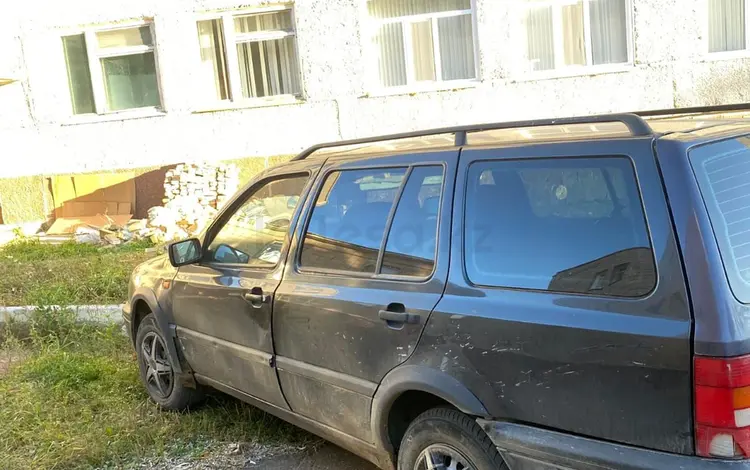 Volkswagen Golf 1993 годаfor1 500 000 тг. в Степногорск