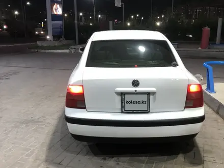Volkswagen Passat 1998 года за 2 000 000 тг. в Астана – фото 2