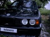 BMW 525 1990 года за 1 500 000 тг. в Алматы – фото 3