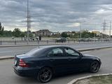 Mercedes-Benz C 180 2002 года за 2 300 000 тг. в Астана