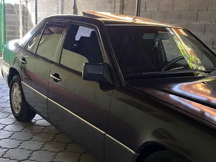 Mercedes-Benz E 230 1991 года за 1 700 000 тг. в Есик – фото 3