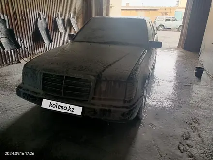 Mercedes-Benz E 230 1990 года за 1 300 000 тг. в Байконыр – фото 15