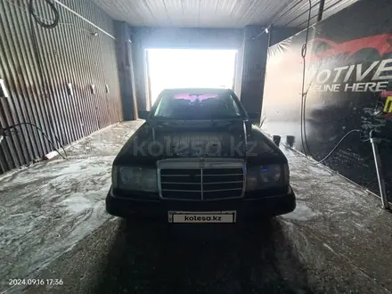 Mercedes-Benz E 230 1990 года за 1 300 000 тг. в Байконыр – фото 5