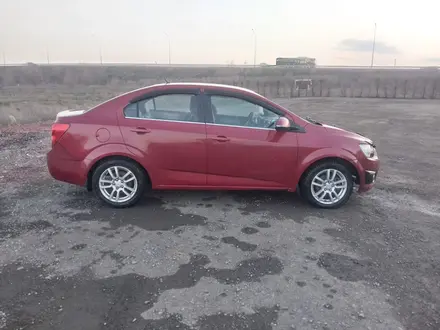 Chevrolet Aveo 2013 года за 3 000 000 тг. в Караганда – фото 2