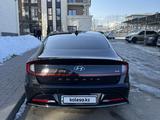 Hyundai Sonata 2022 года за 13 700 000 тг. в Алматы – фото 4