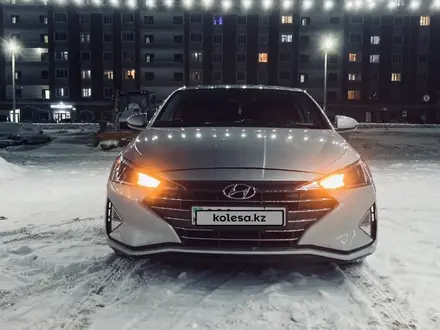 Hyundai Elantra 2019 года за 8 200 000 тг. в Астана