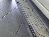Верхняя накладка порога от Toyota LC Prado150. Б/У за 28 597 тг. в Актобе