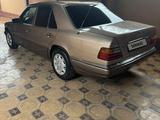 Mercedes-Benz E 200 1993 года за 2 200 000 тг. в Шымкент