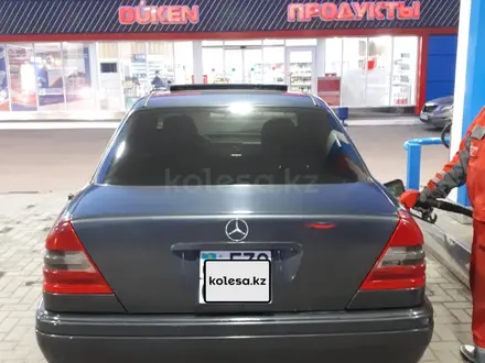 Mercedes-Benz C 220 1995 года за 2 550 000 тг. в Караганда – фото 2