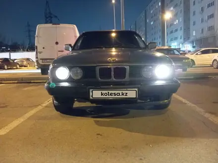 BMW 520 1989 года за 1 000 000 тг. в Алматы – фото 3