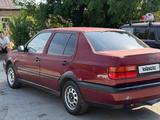 Volkswagen Vento 1993 года за 930 000 тг. в Тараз – фото 2