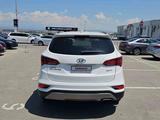 Hyundai Santa Fe 2017 года за 5 600 000 тг. в Алматы – фото 4