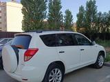 Toyota RAV4 2006 года за 3 900 000 тг. в Актобе – фото 2