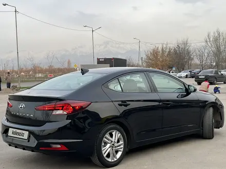 Hyundai Elantra 2019 года за 9 000 000 тг. в Алматы – фото 2