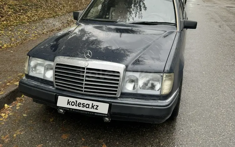 Mercedes-Benz E 200 1990 годаfor1 600 000 тг. в Алматы