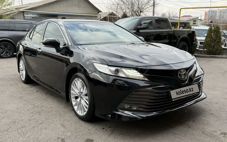 Toyota Camry 2019 года за 13 800 000 тг. в Алматы