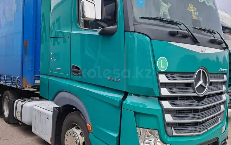 Mercedes-Benz  Actros 1843 Mega Евро 6 2015 года за 26 000 000 тг. в Алматы