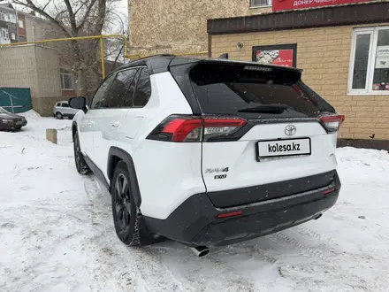 Toyota RAV4 2021 года за 16 500 000 тг. в Актобе – фото 6