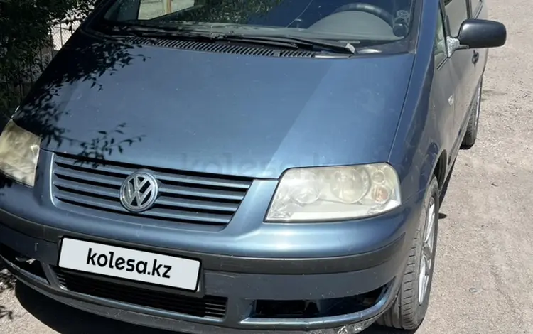 Volkswagen Sharan 2003 года за 3 500 000 тг. в Алматы