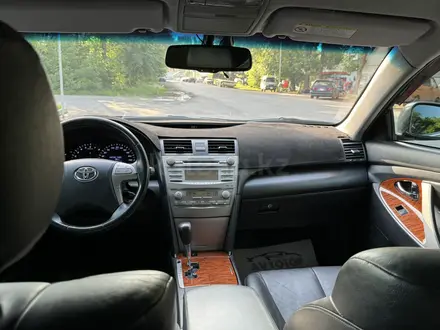 Toyota Camry 2011 года за 7 900 000 тг. в Алматы – фото 21