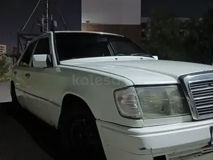 Mercedes-Benz E 220 1993 года за 1 300 000 тг. в Караганда – фото 4