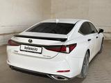 Lexus ES 350 2019 года за 25 000 000 тг. в Шымкент