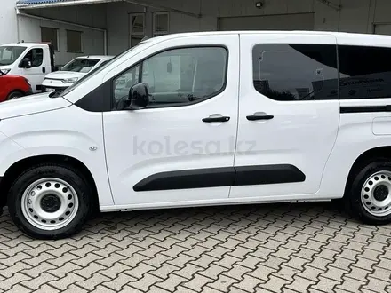 Toyota ProAce Verso 2025 года за 25 400 000 тг. в Алматы