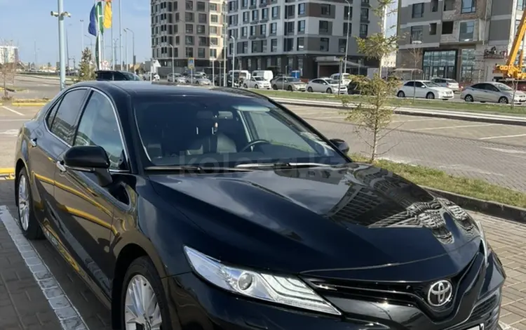 Toyota Camry 2019 года за 18 000 000 тг. в Астана