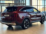 Kia Sorento Premium+ 2.5 2026 года за 23 990 000 тг. в Костанай – фото 4