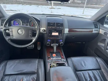 Volkswagen Touareg 2009 года за 8 500 000 тг. в Алматы – фото 6