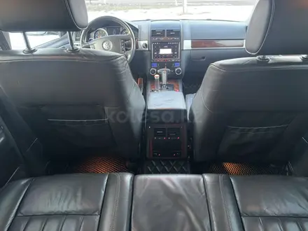 Volkswagen Touareg 2009 года за 8 500 000 тг. в Алматы – фото 5