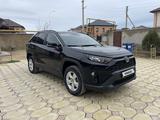 Toyota RAV4 2021 года за 15 200 000 тг. в Актау