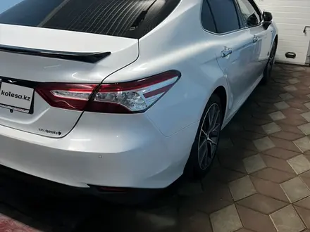 Toyota Camry 2022 года за 14 950 000 тг. в Уральск – фото 26