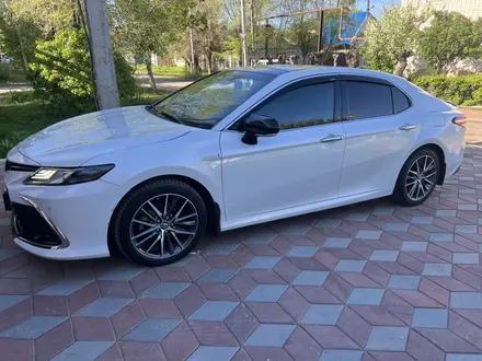 Toyota Camry 2022 года за 14 950 000 тг. в Уральск – фото 5