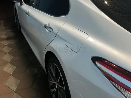 Toyota Camry 2022 года за 14 950 000 тг. в Уральск – фото 12