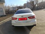 Toyota Camry 2019 года за 13 500 000 тг. в Павлодар – фото 2