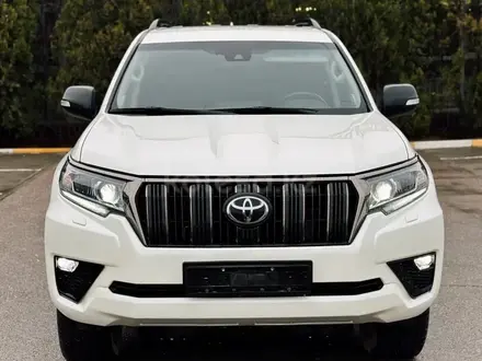 Toyota Land Cruiser Prado 2022 года за 27 100 000 тг. в Актау