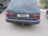 Volkswagen Passat 1993 года за 1 300 000 тг. в Астана – фото 2