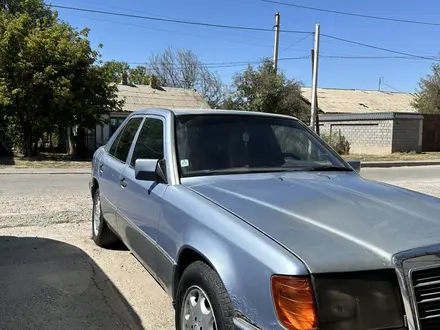 Mercedes-Benz E 220 1993 года за 2 000 000 тг. в Шымкент – фото 3