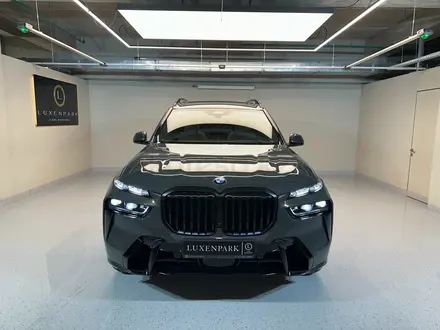 BMW X7 2024 года за 74 990 000 тг. в Астана – фото 2