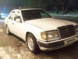 Mercedes-Benz E 200 1993 годаfor1 000 000 тг. в Алматы