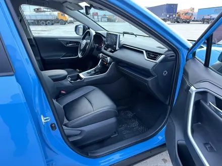 Toyota RAV4 2020 года за 15 500 000 тг. в Актау – фото 17