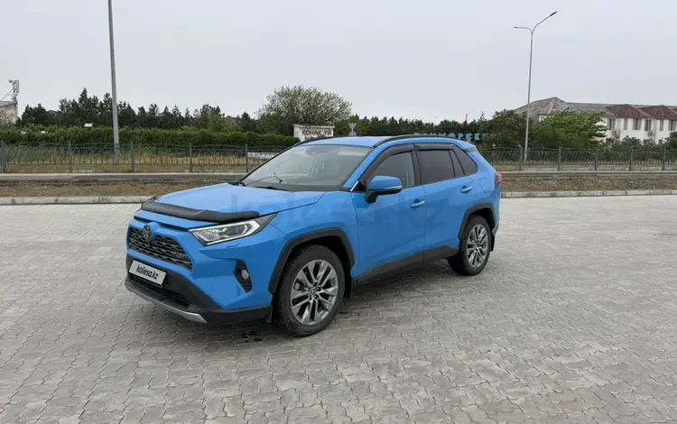 Toyota RAV4 2020 года за 15 500 000 тг. в Актау
