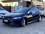 Toyota Camry 2019 года за 7 700 000 тг. в Уральск – фото 3