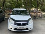Renault Sandero 2014 года за 2 900 000 тг. в Актобе – фото 2