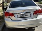 Chevrolet Cruze 2012 года за 2 700 000 тг. в Шымкент – фото 2